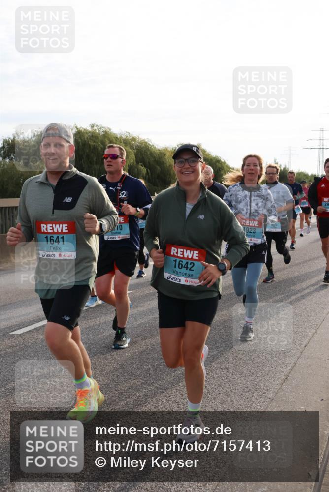 03.10.2024 - Köhlbrandbrückenlauf Miley Keyser http://msf.ph/oto/7157413 03.10.2024 09:17:03 Position 3 1641, 10, 1642, 1923, 292 meine-sportfotos.de