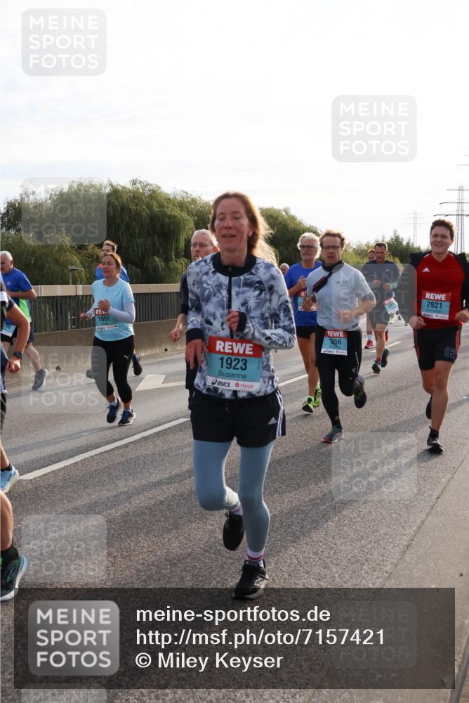 03.10.2024 - Köhlbrandbrückenlauf Miley Keyser http://msf.ph/oto/7157421 03.10.2024 09:17:04 Position 3 1891, 1923, 1956, 2921, 92 meine-sportfotos.de