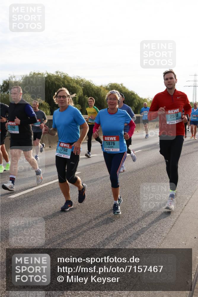 03.10.2024 - Köhlbrandbrückenlauf Miley Keyser http://msf.ph/oto/7157467 03.10.2024 09:17:11 Position 3 1296, 1798, 1876, 2558 meine-sportfotos.de