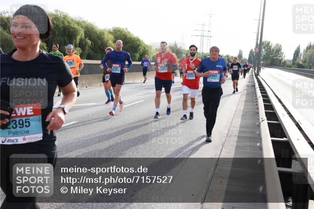 03.10.2024 - Köhlbrandbrückenlauf Miley Keyser http://msf.ph/oto/7157527 03.10.2024 09:17:25 Position 3 2395, 1744, 1297, 15, 1050, 1272, 1982 meine-sportfotos.de