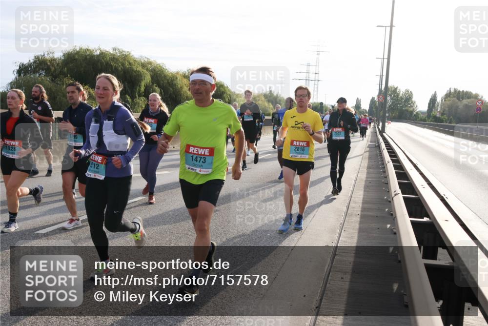 03.10.2024 - Köhlbrandbrückenlauf Miley Keyser http://msf.ph/oto/7157578 03.10.2024 09:17:38 Position 3 1826, 1799, 812, 95, 1473, 2502, 2816 meine-sportfotos.de