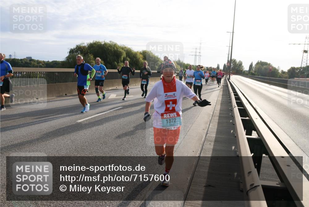 03.10.2024 - Köhlbrandbrückenlauf Miley Keyser http://msf.ph/oto/7157600 03.10.2024 09:17:42 Position 3 1872 meine-sportfotos.de