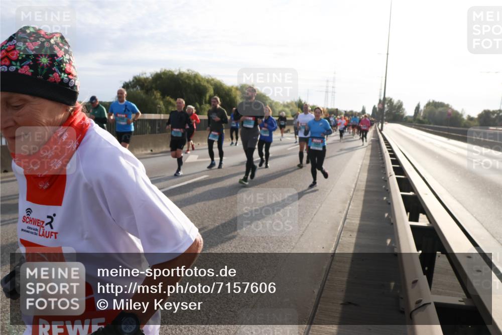 03.10.2024 - Köhlbrandbrückenlauf Miley Keyser http://msf.ph/oto/7157606 03.10.2024 09:17:43 Position 3  meine-sportfotos.de