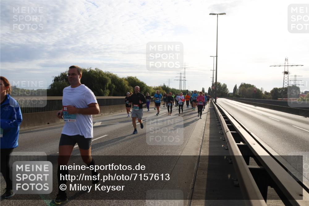 03.10.2024 - Köhlbrandbrückenlauf Miley Keyser http://msf.ph/oto/7157613 03.10.2024 09:17:46 Position 3 355 meine-sportfotos.de