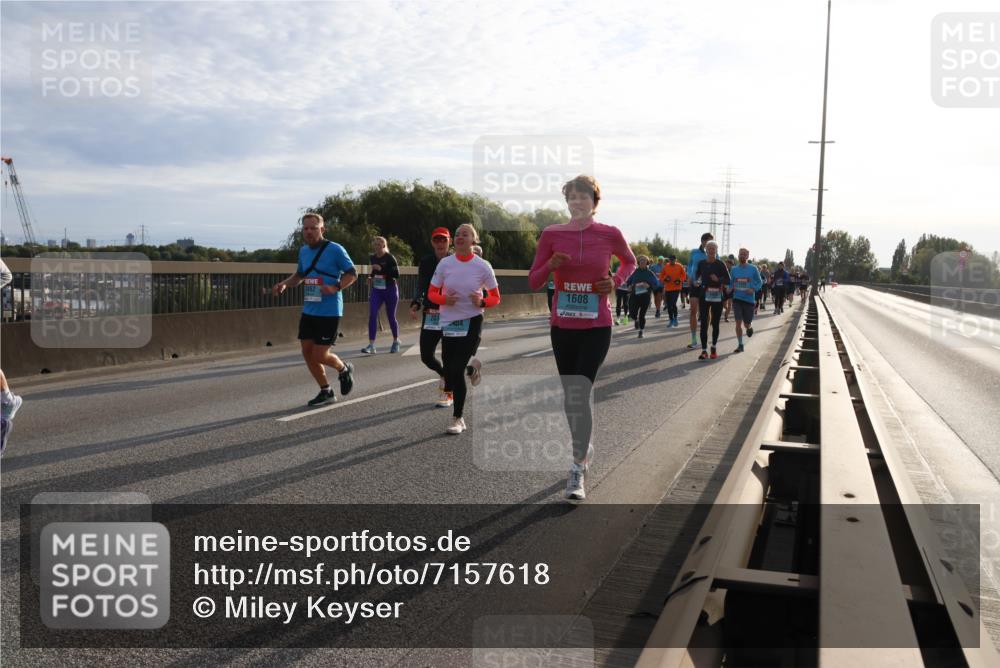 03.10.2024 - Köhlbrandbrückenlauf Miley Keyser http://msf.ph/oto/7157618 03.10.2024 09:17:50 Position 3 2452, 1608 meine-sportfotos.de
