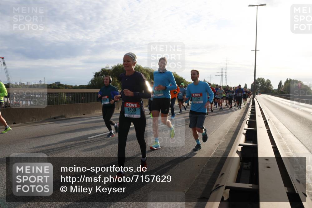 03.10.2024 - Köhlbrandbrückenlauf Miley Keyser http://msf.ph/oto/7157629 03.10.2024 09:17:53 Position 3 1869, 1609, 1133, 1134 meine-sportfotos.de