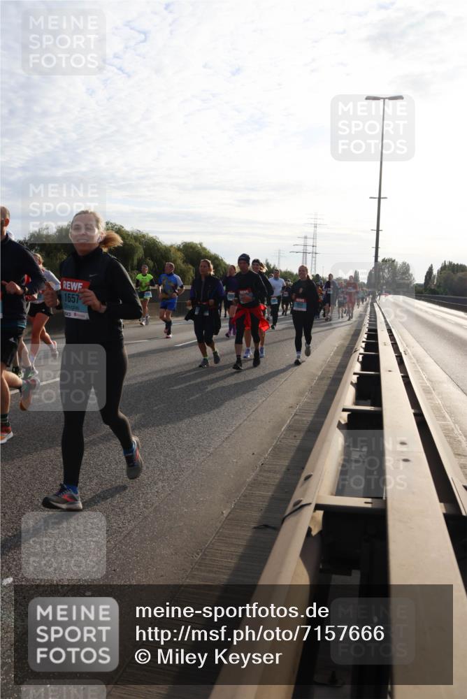 03.10.2024 - Köhlbrandbrückenlauf Miley Keyser http://msf.ph/oto/7157666 03.10.2024 09:18:08 Position 3 1657 meine-sportfotos.de
