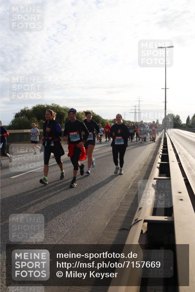 03.10.2024 - Köhlbrandbrückenlauf Miley Keyser http://msf.ph/oto/7157669 03.10.2024 09:18:09 Position 3 1736, 2652 meine-sportfotos.de