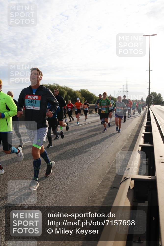 03.10.2024 - Köhlbrandbrückenlauf Miley Keyser http://msf.ph/oto/7157698 03.10.2024 09:18:20 Position 3 2491, 2420 meine-sportfotos.de