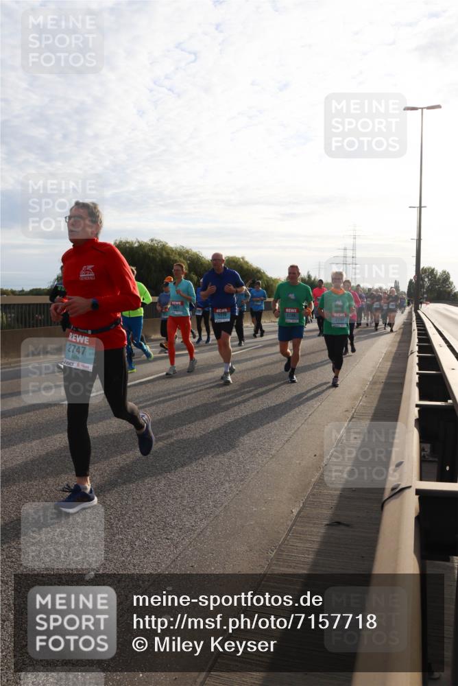 03.10.2024 - Köhlbrandbrückenlauf Miley Keyser http://msf.ph/oto/7157718 03.10.2024 09:18:26 Position 3 2747, 1770, 2285 meine-sportfotos.de