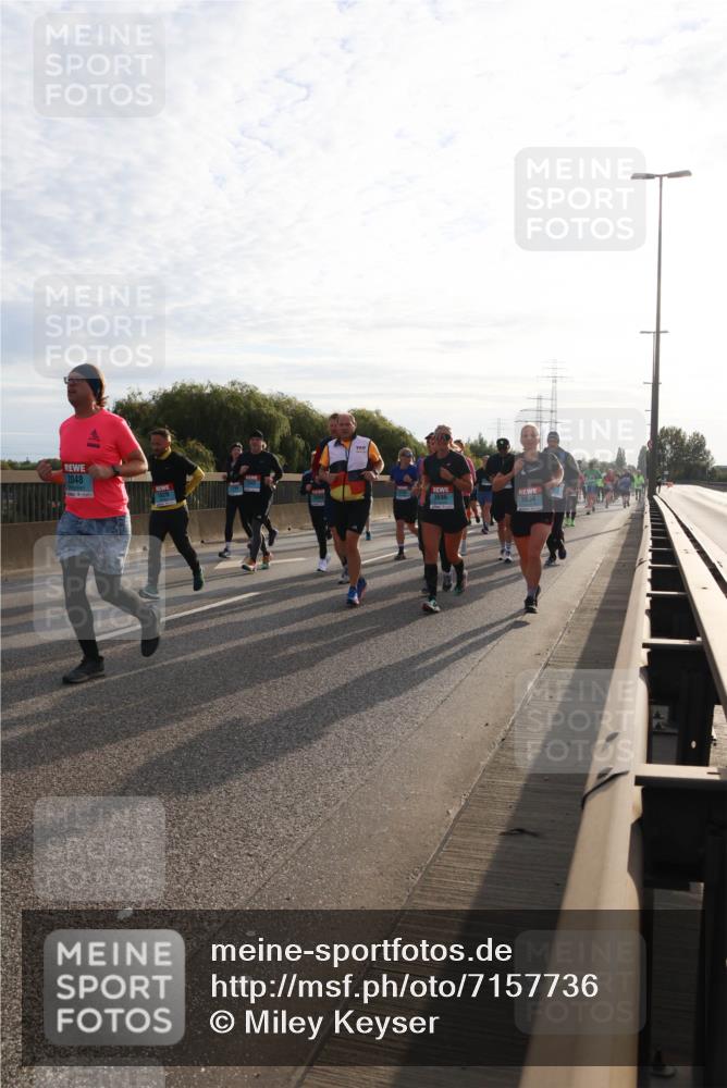 03.10.2024 - Köhlbrandbrückenlauf Miley Keyser http://msf.ph/oto/7157736 03.10.2024 09:18:31 Position 3 2048, 3696, 3694 meine-sportfotos.de