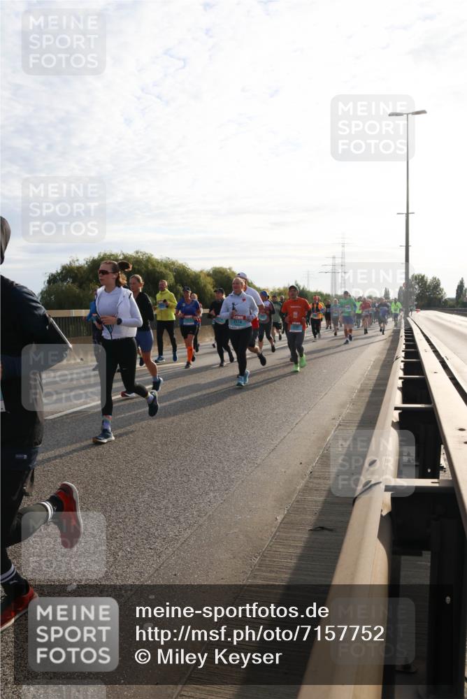 03.10.2024 - Köhlbrandbrückenlauf Miley Keyser http://msf.ph/oto/7157752 03.10.2024 09:18:35 Position 3 2174 meine-sportfotos.de