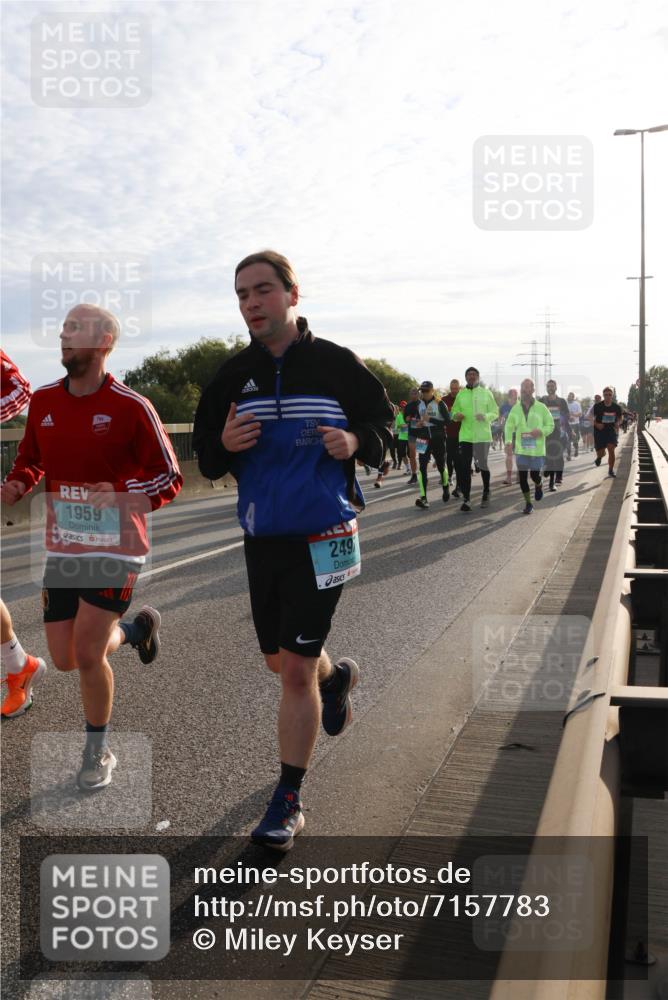 03.10.2024 - Köhlbrandbrückenlauf Miley Keyser http://msf.ph/oto/7157783 03.10.2024 09:18:44 Position 3 1959, 249 meine-sportfotos.de