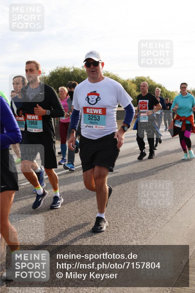 03.10.2024 - Köhlbrandbrückenlauf Miley Keyser http://msf.ph/oto/7157804 03.10.2024 09:18:53 Position 3 124, 2968, 3253, 2765, 2766 meine-sportfotos.de