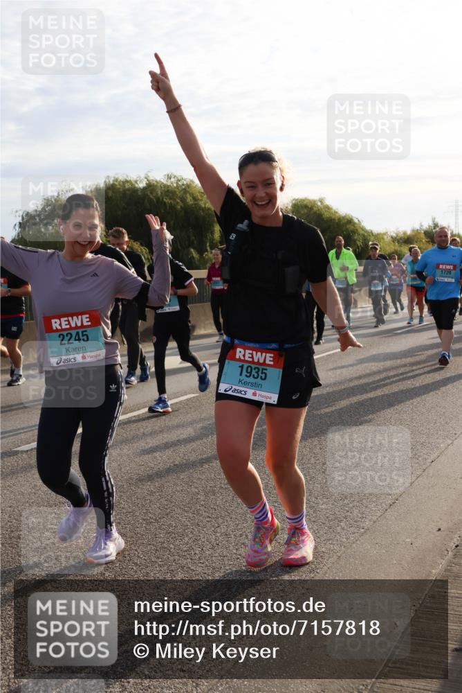 03.10.2024 - Köhlbrandbrückenlauf Miley Keyser http://msf.ph/oto/7157818 03.10.2024 09:18:57 Position 3 2245, 1935, 1729 meine-sportfotos.de