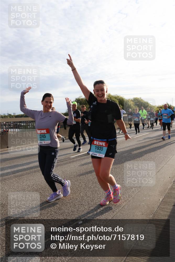 03.10.2024 - Köhlbrandbrückenlauf Miley Keyser http://msf.ph/oto/7157819 03.10.2024 09:18:58 Position 3 2245, 1935 meine-sportfotos.de