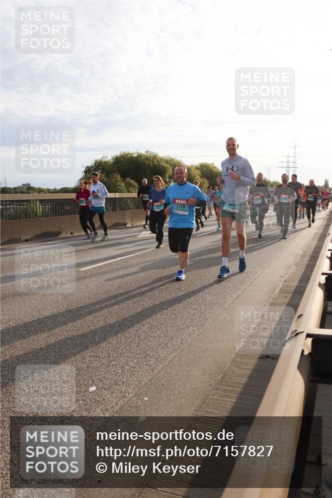 03.10.2024 - Köhlbrandbrückenlauf Miley Keyser http://msf.ph/oto/7157827 03.10.2024 09:18:59 Position 3 1729, 204 meine-sportfotos.de