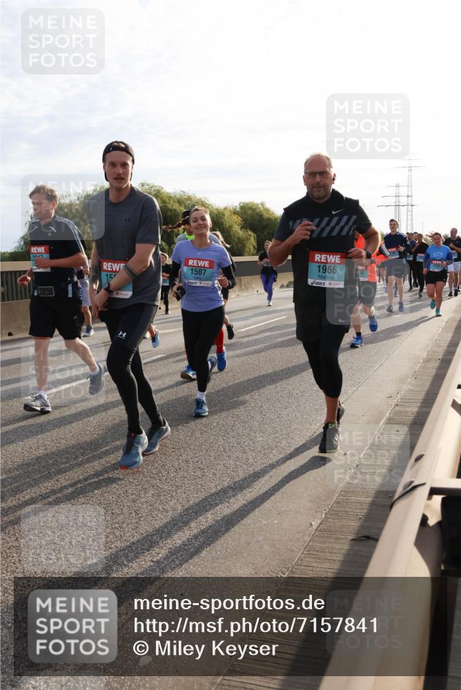 03.10.2024 - Köhlbrandbrückenlauf Miley Keyser http://msf.ph/oto/7157841 03.10.2024 09:19:03 Position 3 2017, 15, 1507, 1966, 46 meine-sportfotos.de
