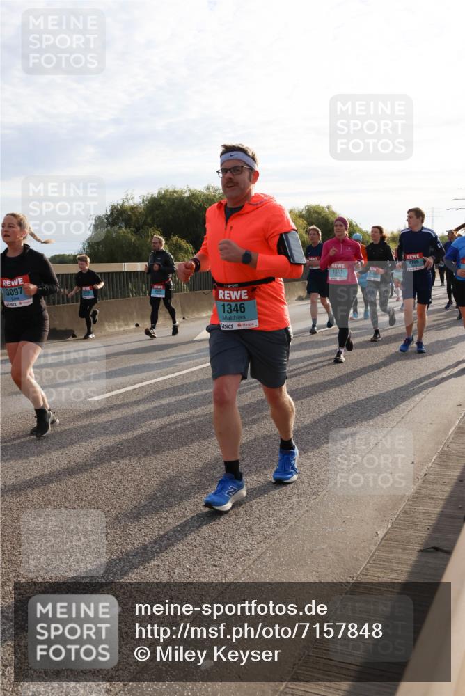 03.10.2024 - Köhlbrandbrückenlauf Miley Keyser http://msf.ph/oto/7157848 03.10.2024 09:19:05 Position 3 3097, 1346, 1611, 2166 meine-sportfotos.de