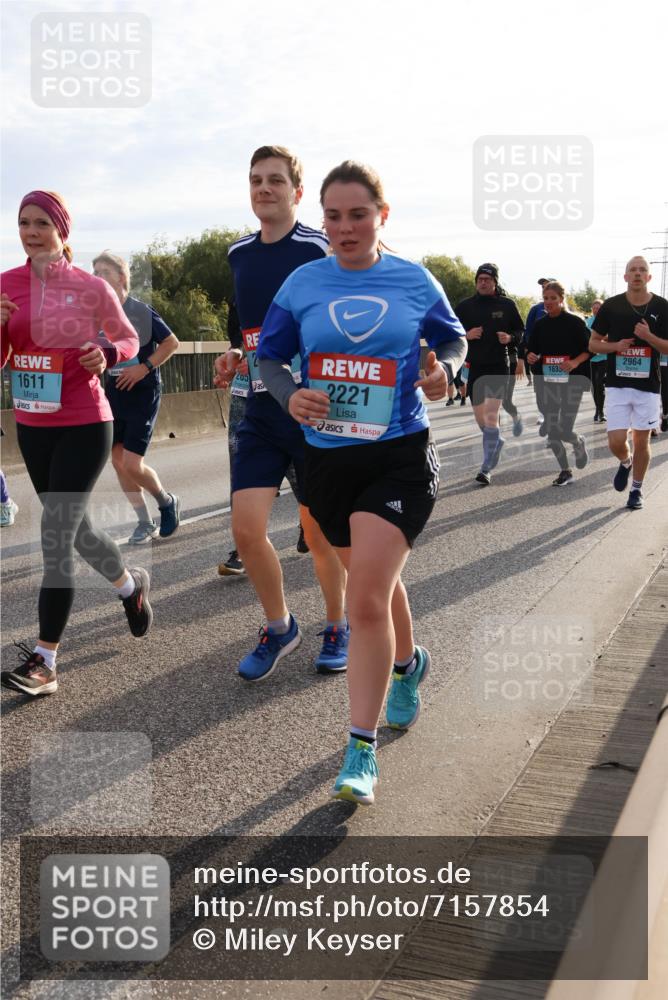 03.10.2024 - Köhlbrandbrückenlauf Miley Keyser http://msf.ph/oto/7157854 03.10.2024 09:19:07 Position 3 1611, 205, 2221, 1635, 2964 meine-sportfotos.de