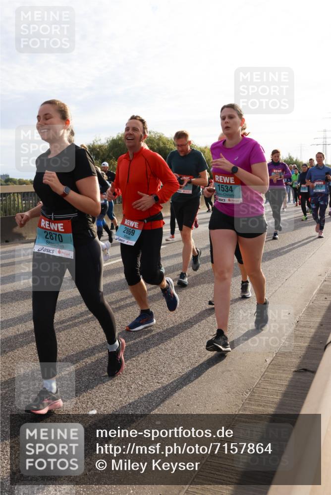 03.10.2024 - Köhlbrandbrückenlauf Miley Keyser http://msf.ph/oto/7157864 03.10.2024 09:19:11 Position 3 2870, 2869, 1534, 1828 meine-sportfotos.de