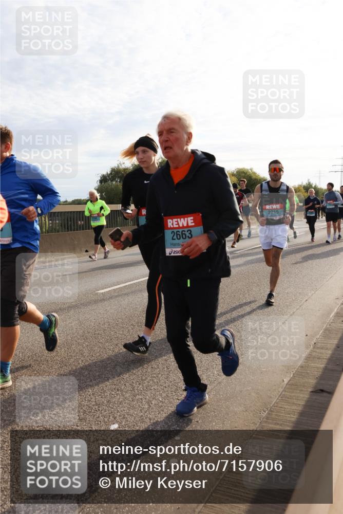 03.10.2024 - Köhlbrandbrückenlauf Miley Keyser http://msf.ph/oto/7157906 03.10.2024 09:19:30 Position 3 2663, 2215 meine-sportfotos.de