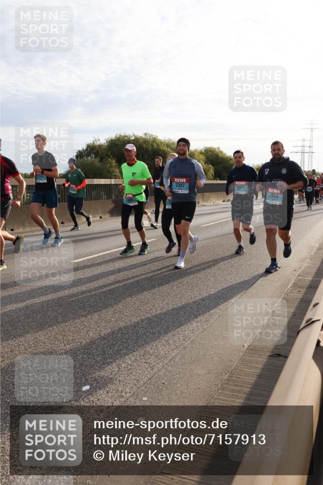 03.10.2024 - Köhlbrandbrückenlauf Miley Keyser http://msf.ph/oto/7157913 03.10.2024 09:19:33 Position 3 2715, 17, 2387, 2392, 2394 meine-sportfotos.de