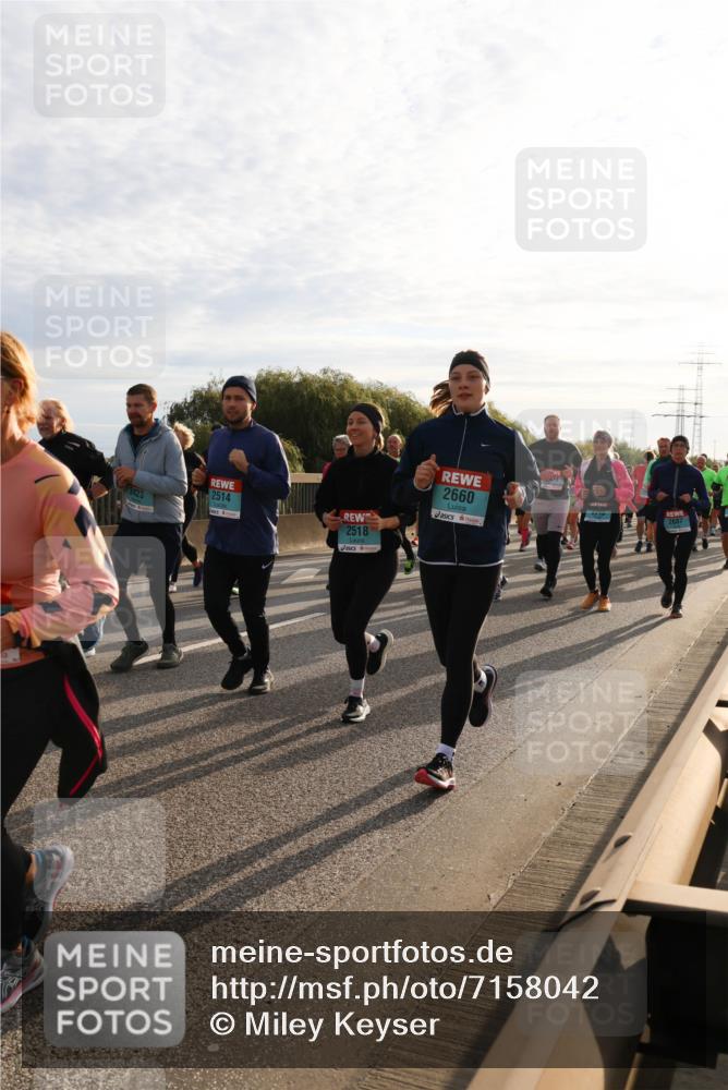 03.10.2024 - Köhlbrandbrückenlauf Miley Keyser http://msf.ph/oto/7158042 03.10.2024 09:20:16 Position 3 2514, 3423, 2518, 2660, 2713, 2687 meine-sportfotos.de