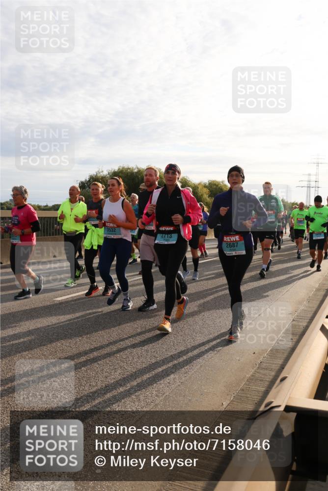 03.10.2024 - Köhlbrandbrückenlauf Miley Keyser http://msf.ph/oto/7158046 03.10.2024 09:20:18 Position 3 3532, 2713, 2687 meine-sportfotos.de
