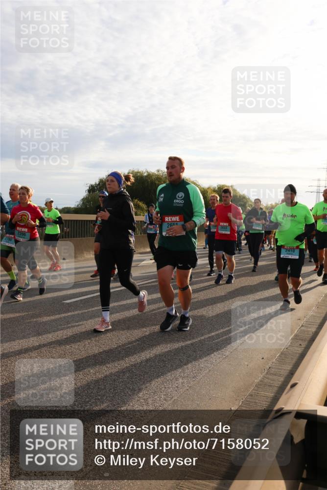 03.10.2024 - Köhlbrandbrückenlauf Miley Keyser http://msf.ph/oto/7158052 03.10.2024 09:20:20 Position 3 2396, 2780, 2651, 2833, 2410 meine-sportfotos.de