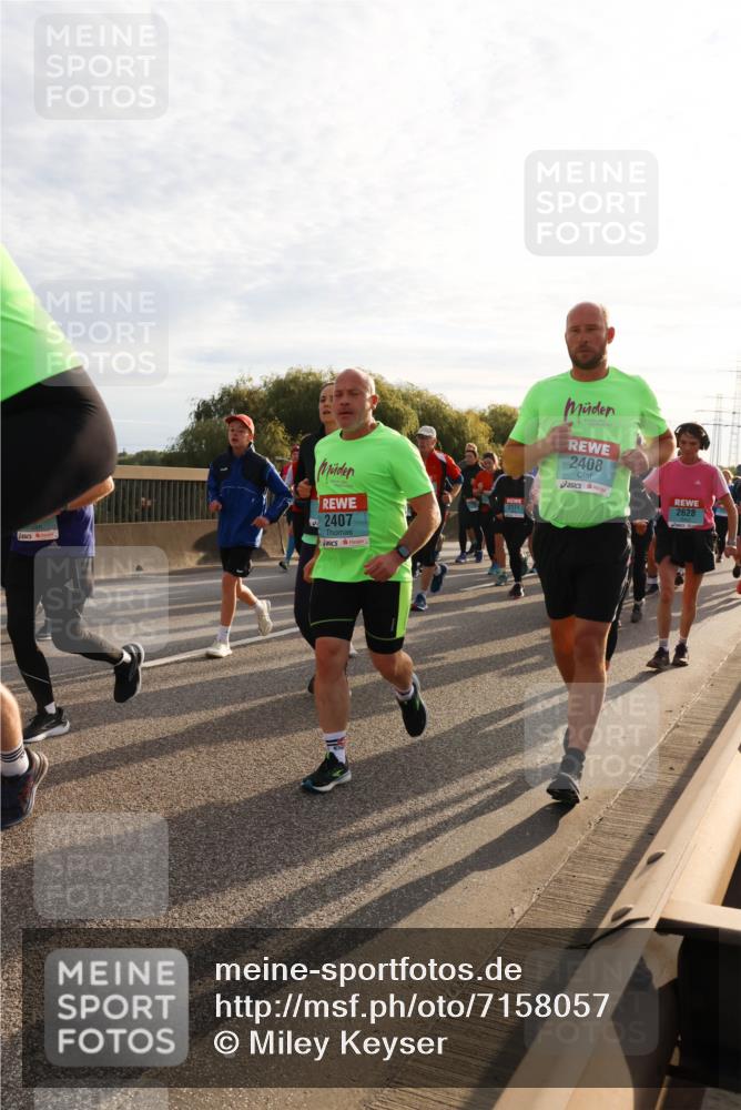 03.10.2024 - Köhlbrandbrückenlauf Miley Keyser http://msf.ph/oto/7158057 03.10.2024 09:20:22 Position 3 2407, 2171, 2408, 2628 meine-sportfotos.de
