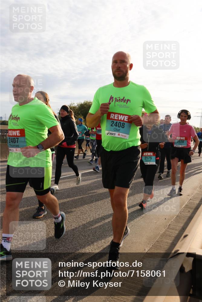 03.10.2024 - Köhlbrandbrückenlauf Miley Keyser http://msf.ph/oto/7158061 03.10.2024 09:20:23 Position 3 2408, 2407, 2175, 2628 meine-sportfotos.de