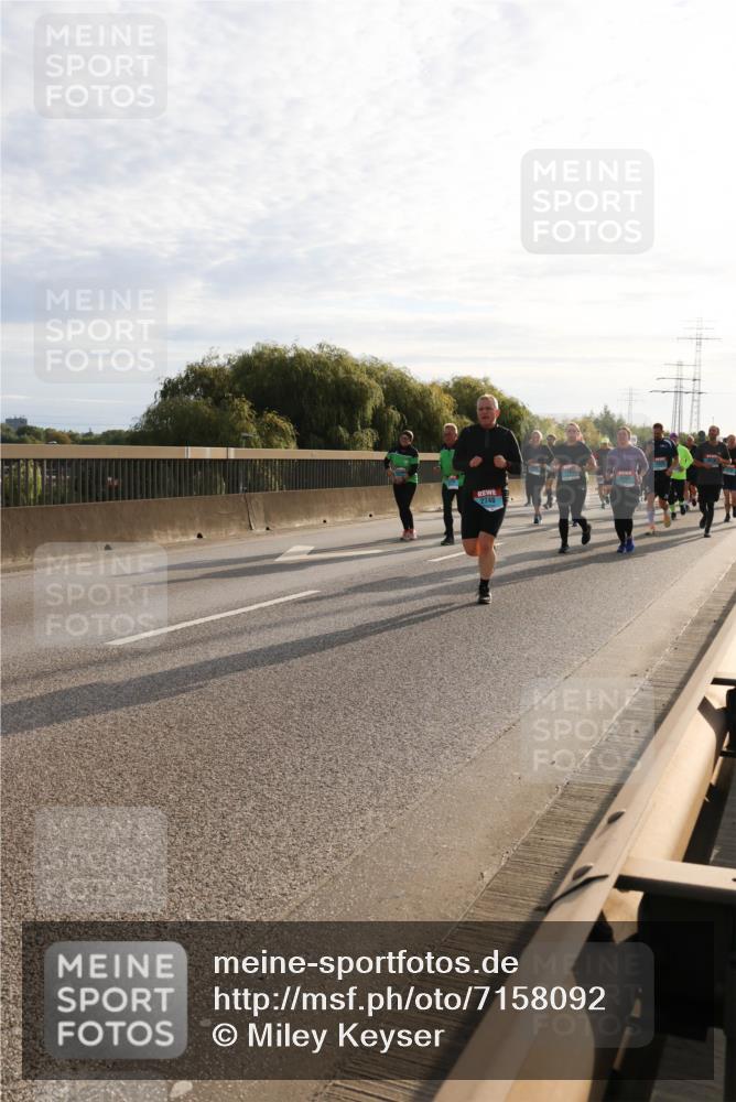 03.10.2024 - Köhlbrandbrückenlauf Miley Keyser http://msf.ph/oto/7158092 03.10.2024 09:20:33 Position 3 2748 meine-sportfotos.de