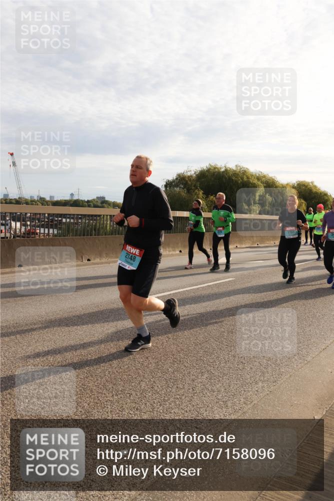 03.10.2024 - Köhlbrandbrückenlauf Miley Keyser http://msf.ph/oto/7158096 03.10.2024 09:20:35 Position 3 2748, 1765 meine-sportfotos.de