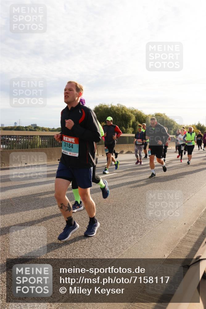 03.10.2024 - Köhlbrandbrückenlauf Miley Keyser http://msf.ph/oto/7158117 03.10.2024 09:20:39 Position 3 3184 meine-sportfotos.de