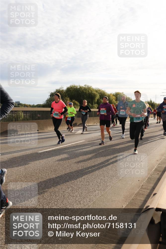 03.10.2024 - Köhlbrandbrückenlauf Miley Keyser http://msf.ph/oto/7158131 03.10.2024 09:20:44 Position 3 3408, 3178, 2730, 3239 meine-sportfotos.de