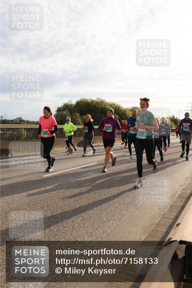 03.10.2024 - Köhlbrandbrückenlauf Miley Keyser http://msf.ph/oto/7158133 03.10.2024 09:20:44 Position 3 3178, 3239 meine-sportfotos.de