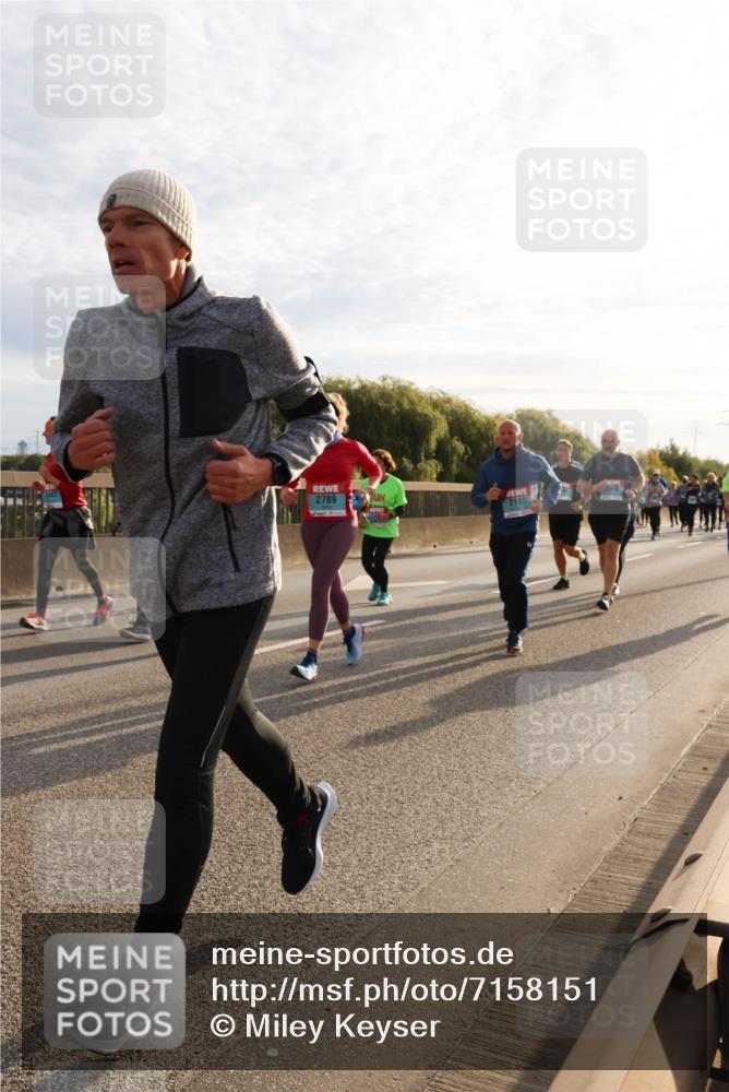 03.10.2024 - Köhlbrandbrückenlauf Miley Keyser http://msf.ph/oto/7158151 03.10.2024 09:20:48 Position 3 2789, 2185 meine-sportfotos.de