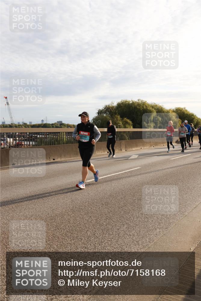 03.10.2024 - Köhlbrandbrückenlauf Miley Keyser http://msf.ph/oto/7158168 03.10.2024 09:20:52 Position 3 2645 meine-sportfotos.de