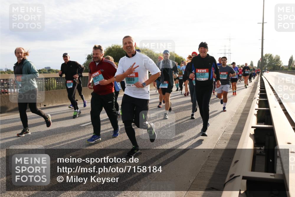 03.10.2024 - Köhlbrandbrückenlauf Miley Keyser http://msf.ph/oto/7158184 03.10.2024 09:20:59 Position 3 2523, 3677, 3089, 1834, 2401, 3738 meine-sportfotos.de