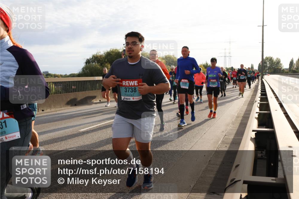 03.10.2024 - Köhlbrandbrückenlauf Miley Keyser http://msf.ph/oto/7158194 03.10.2024 09:21:01 Position 3 31, 3, 3738, 3394, 1530 meine-sportfotos.de