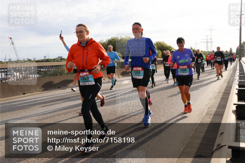 03.10.2024 - Köhlbrandbrückenlauf Miley Keyser http://msf.ph/oto/7158198 03.10.2024 09:21:02 Position 3 3, 2269, 1530, 3394 meine-sportfotos.de