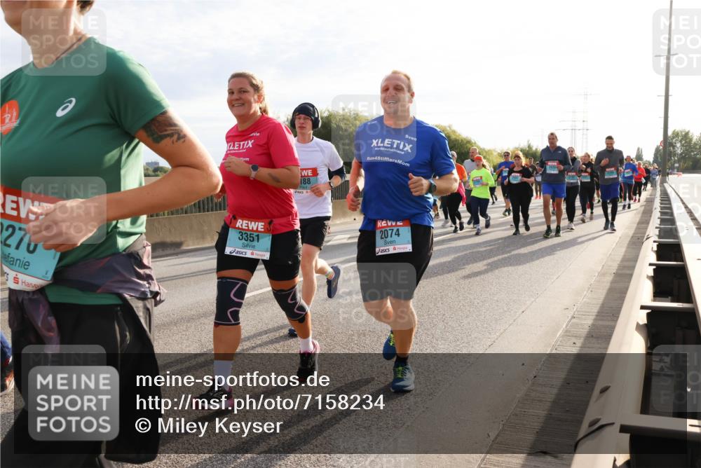 03.10.2024 - Köhlbrandbrückenlauf Miley Keyser http://msf.ph/oto/7158234 03.10.2024 09:21:10 Position 3 270, 188, 4, 3351, 2074 meine-sportfotos.de