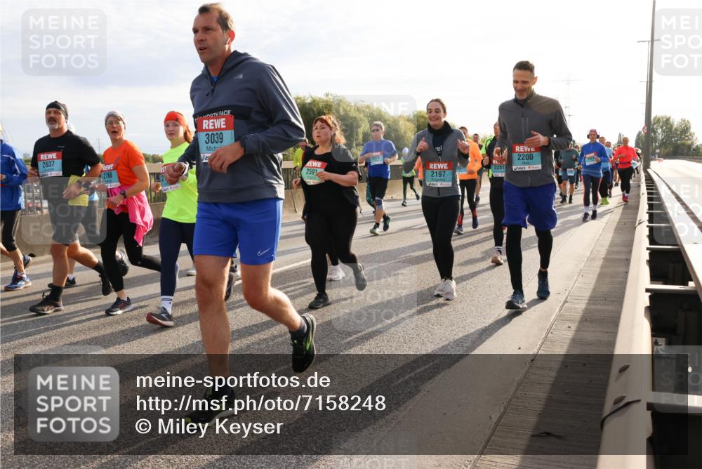 03.10.2024 - Köhlbrandbrückenlauf Miley Keyser http://msf.ph/oto/7158248 03.10.2024 09:21:14 Position 3 2637, 2768, 3039, 2200, 2231, 2591, 2197 meine-sportfotos.de