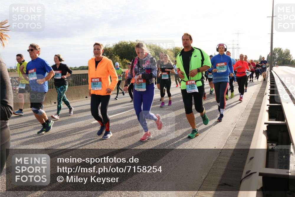 03.10.2024 - Köhlbrandbrückenlauf Miley Keyser http://msf.ph/oto/7158254 03.10.2024 09:21:16 Position 3 2070, 3596, 2657, 2535, 2850, 2323, 2924 meine-sportfotos.de