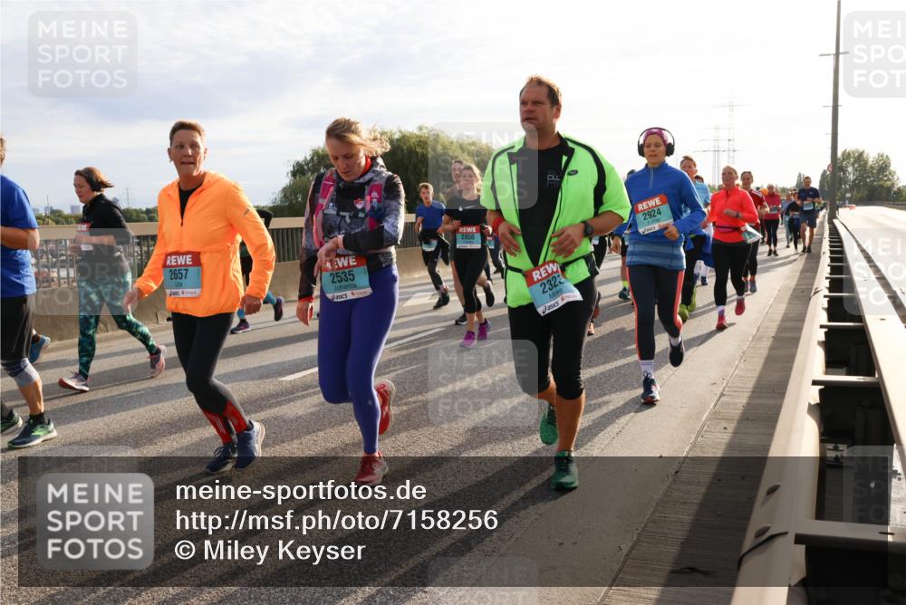 03.10.2024 - Köhlbrandbrückenlauf Miley Keyser http://msf.ph/oto/7158256 03.10.2024 09:21:17 Position 3 2657, 2535, 2850, 2323, 2924 meine-sportfotos.de