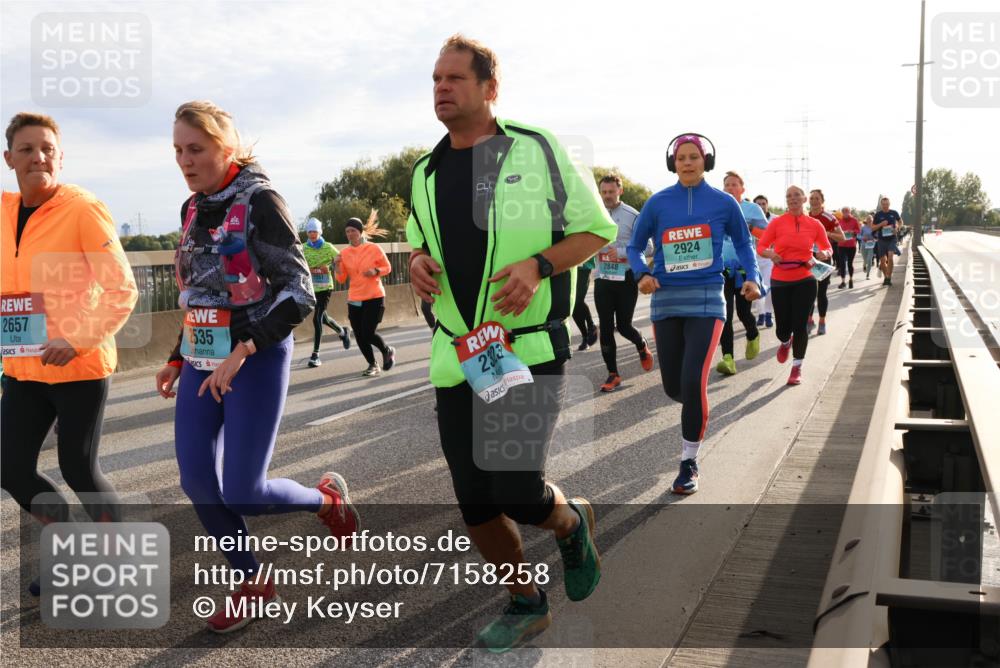 03.10.2024 - Köhlbrandbrückenlauf Miley Keyser http://msf.ph/oto/7158258 03.10.2024 09:21:17 Position 3 2657, 2535, 2323, 2848, 2924 meine-sportfotos.de