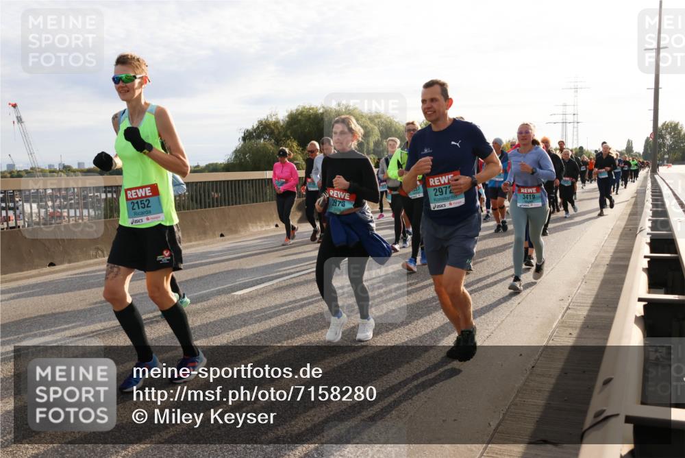 03.10.2024 - Köhlbrandbrückenlauf Miley Keyser http://msf.ph/oto/7158280 03.10.2024 09:21:23 Position 3 2152, 973, 2972, 3419 meine-sportfotos.de
