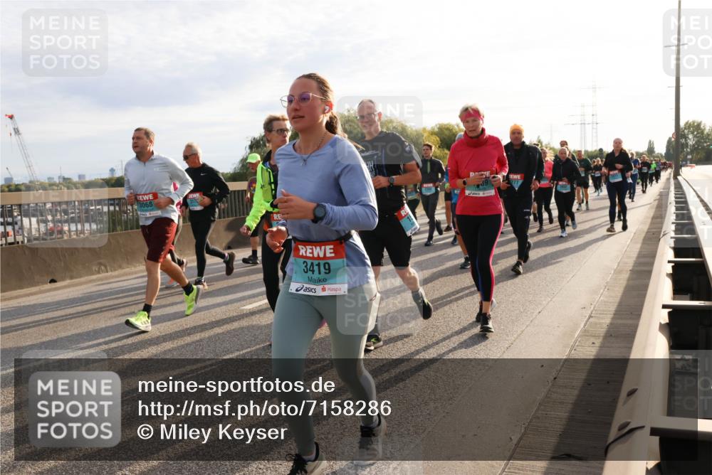 03.10.2024 - Köhlbrandbrückenlauf Miley Keyser http://msf.ph/oto/7158286 03.10.2024 09:21:24 Position 3 3068, 3419, 277 meine-sportfotos.de