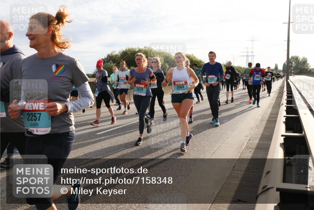 03.10.2024 - Köhlbrandbrückenlauf Miley Keyser http://msf.ph/oto/7158348 03.10.2024 09:21:43 Position 3 2257, 2744, 3181, 3569, 3570, 425 meine-sportfotos.de